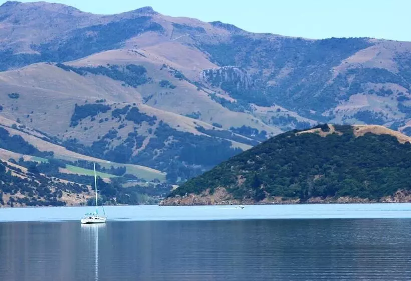 Duvauchelle Seaside Motel