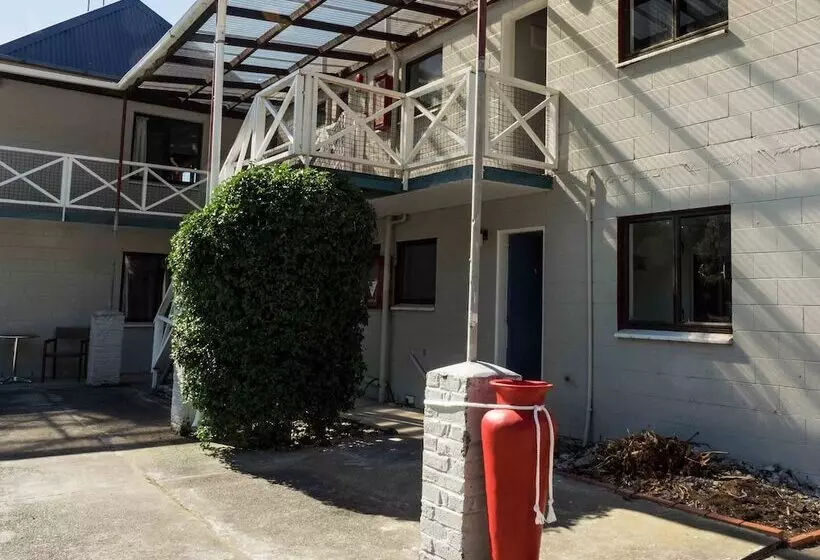 Duvauchelle Seaside Motel