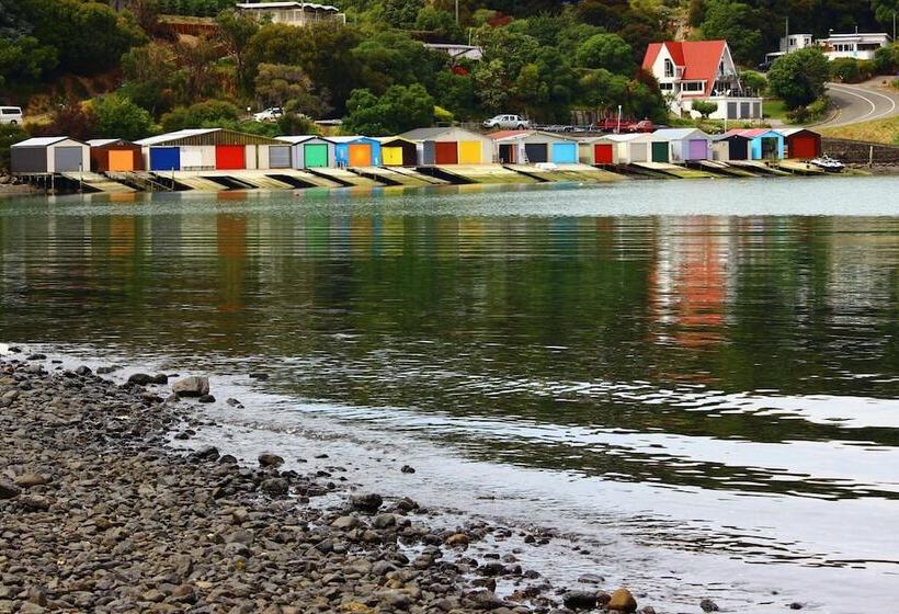 Duvauchelle Seaside Motel