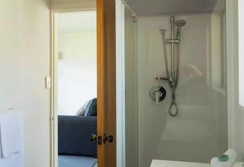 Duvauchelle Seaside Motel