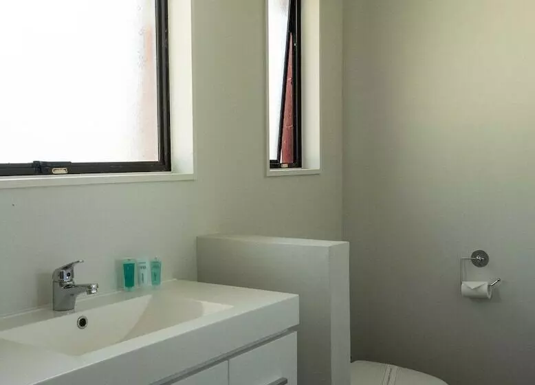 Duvauchelle Seaside Motel