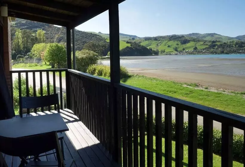 Duvauchelle Seaside Motel