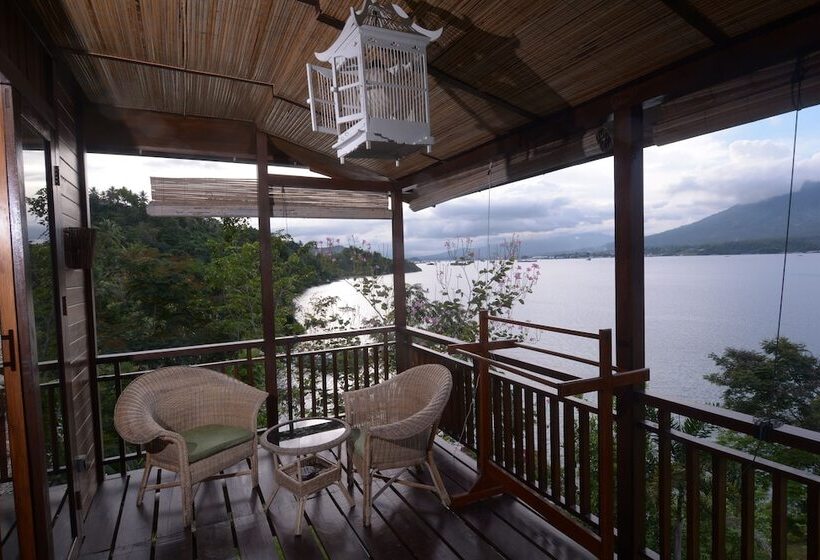 בית מלון כפרי Bastianos Lembeh Dive Resort