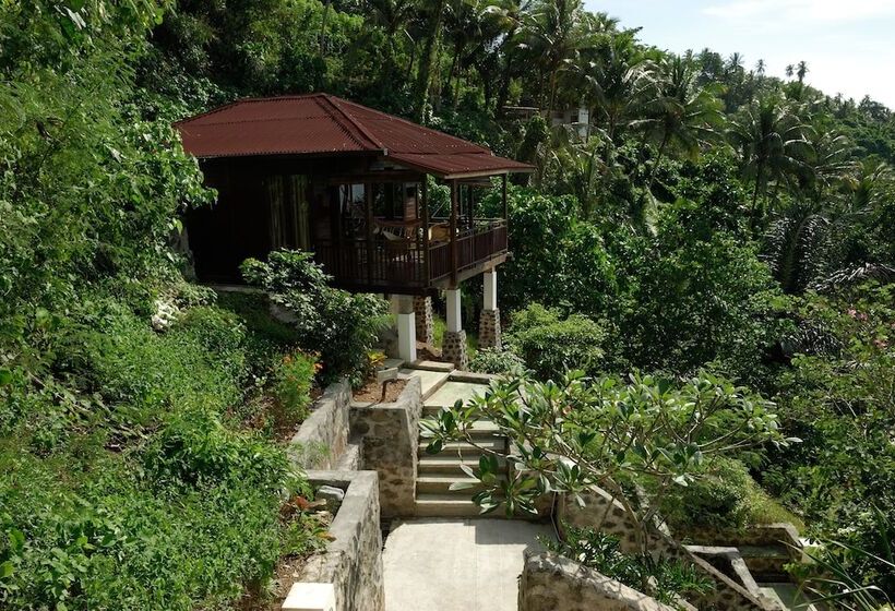 בית מלון כפרי Bastianos Lembeh Dive Resort