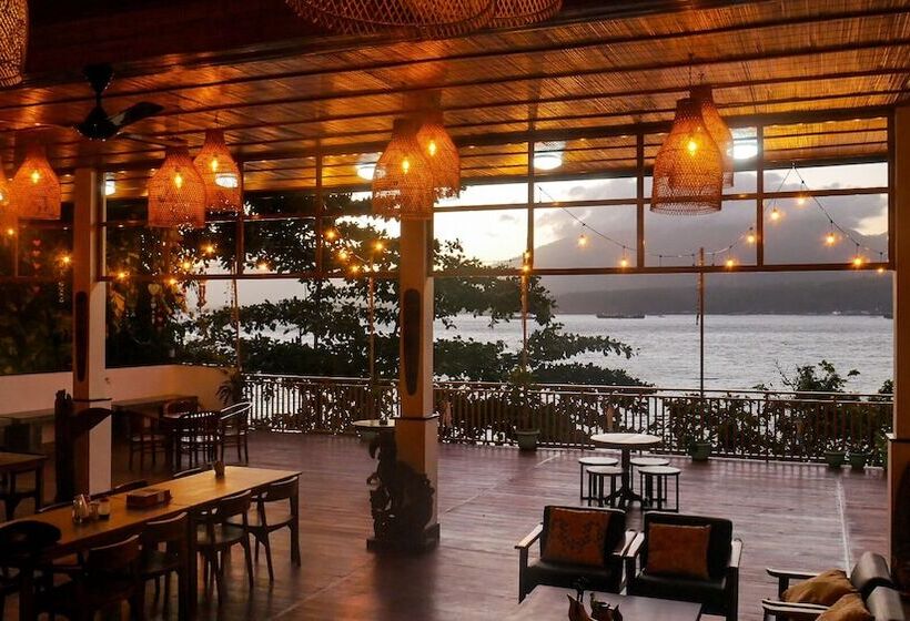 בית מלון כפרי Bastianos Lembeh Dive Resort