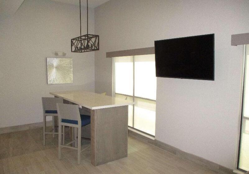 هتل Best Western Plus Chandler