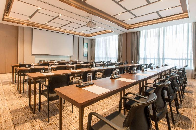 Отель Hilton Garden Inn Zibo Zhangdian