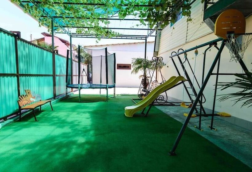 בית מלון כפרי Laura Guest House