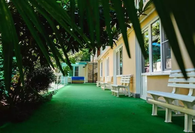 Hotelli Laura Guest House