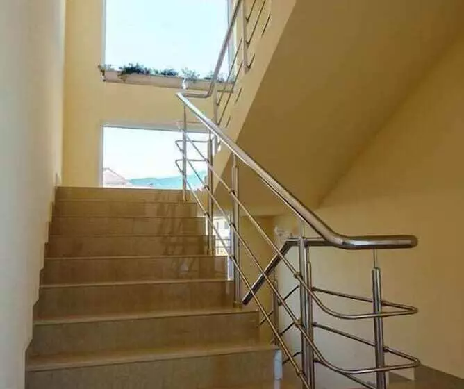 Hotelli Laura Guest House