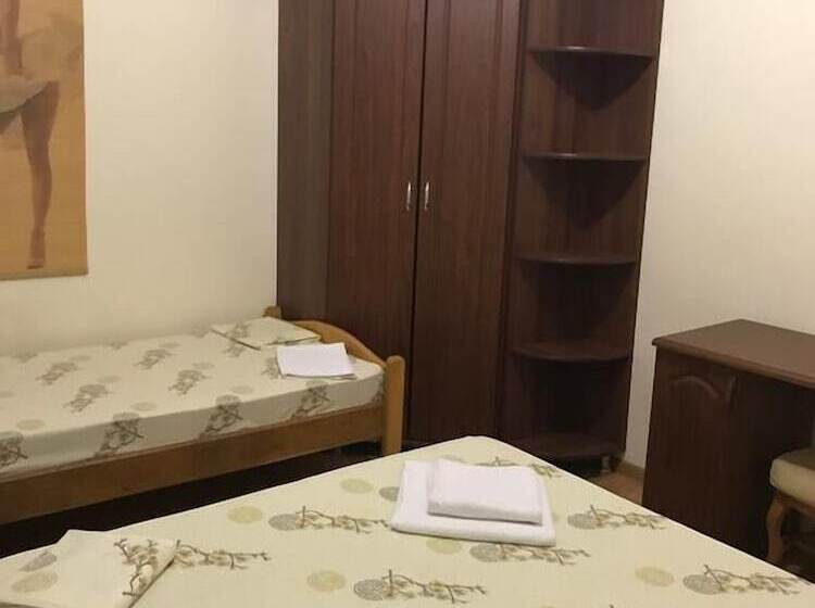 בית מלון כפרי Laura Guest House