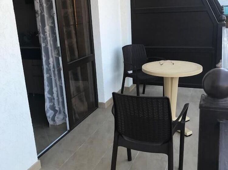 בית מלון כפרי Laura Guest House