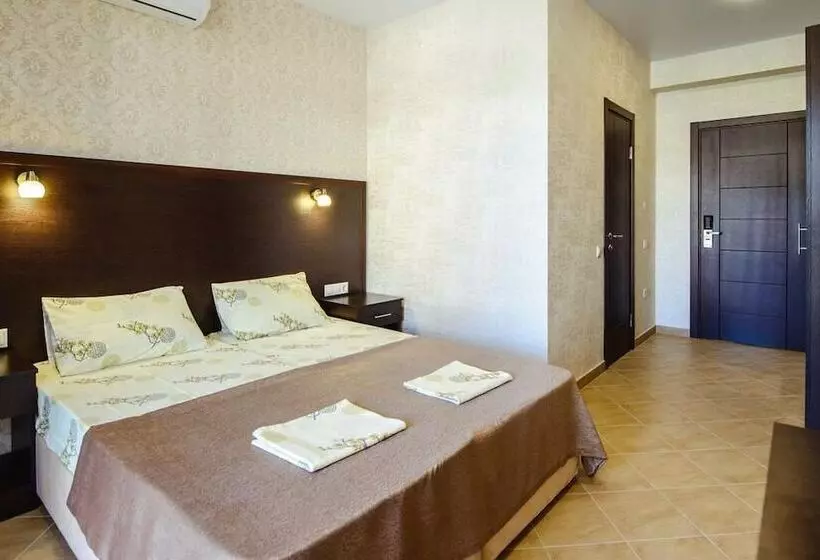 Hotelli Laura Guest House