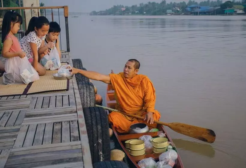 ホテル Na Tree Tara Riverside Resort Amphawa Damnoensaduak