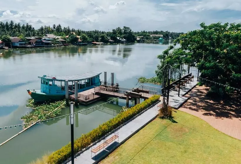 ホテル Na Tree Tara Riverside Resort Amphawa Damnoensaduak