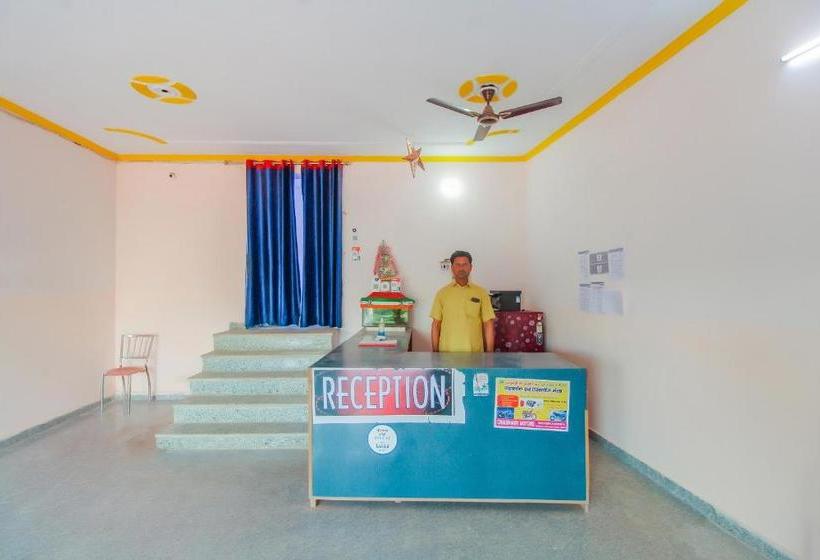 בית מלון כפרי Spot On 46977 City Light Palace And Restaurants