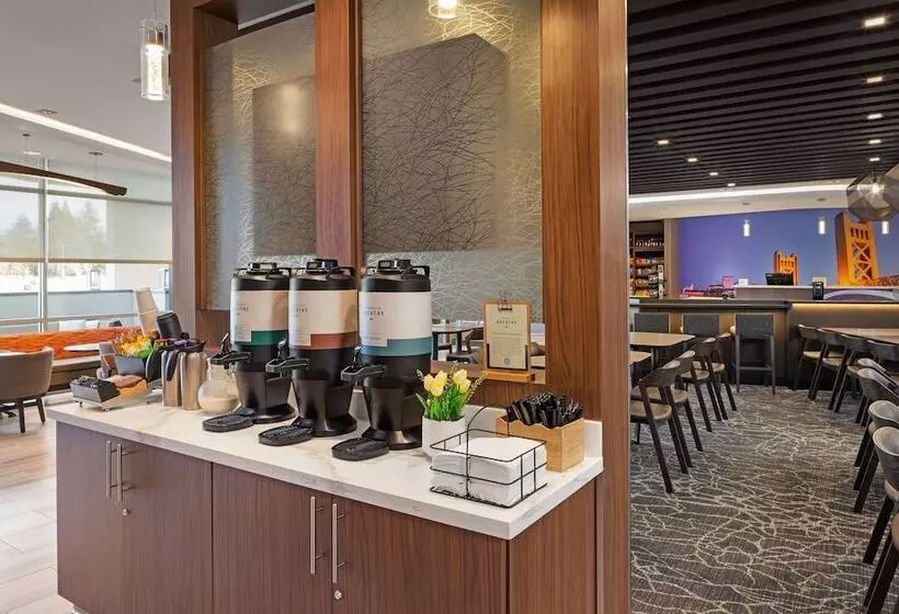 ホテル Springhill Suites By Marriott West Sacramento