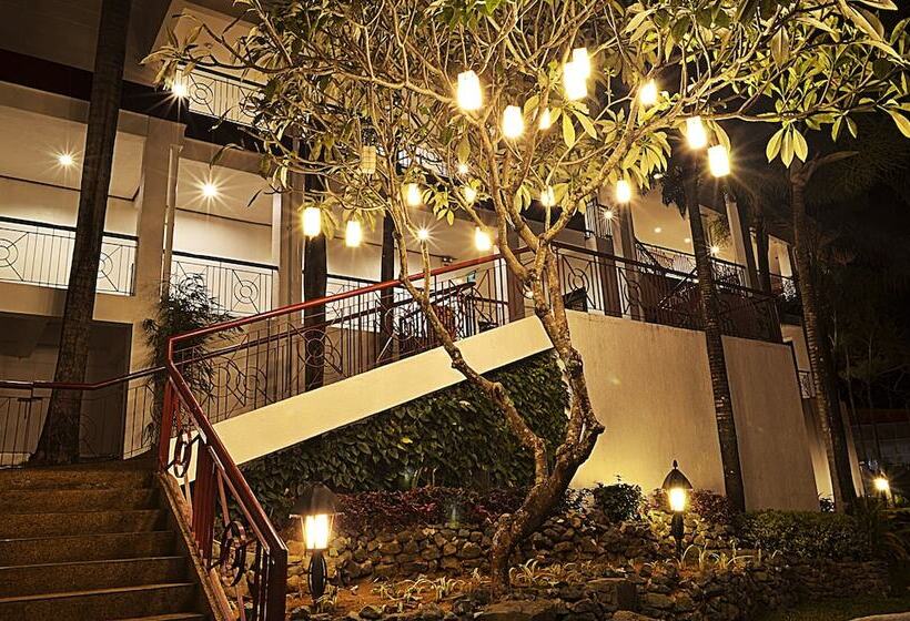 בית מלון כפרי Thunderbird Resorts   Rizal