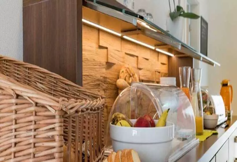 ホテル Weinpension Haberkern