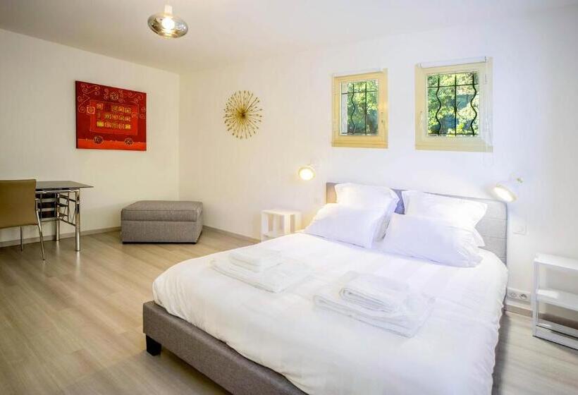 مبيت وإفطار La Colombière