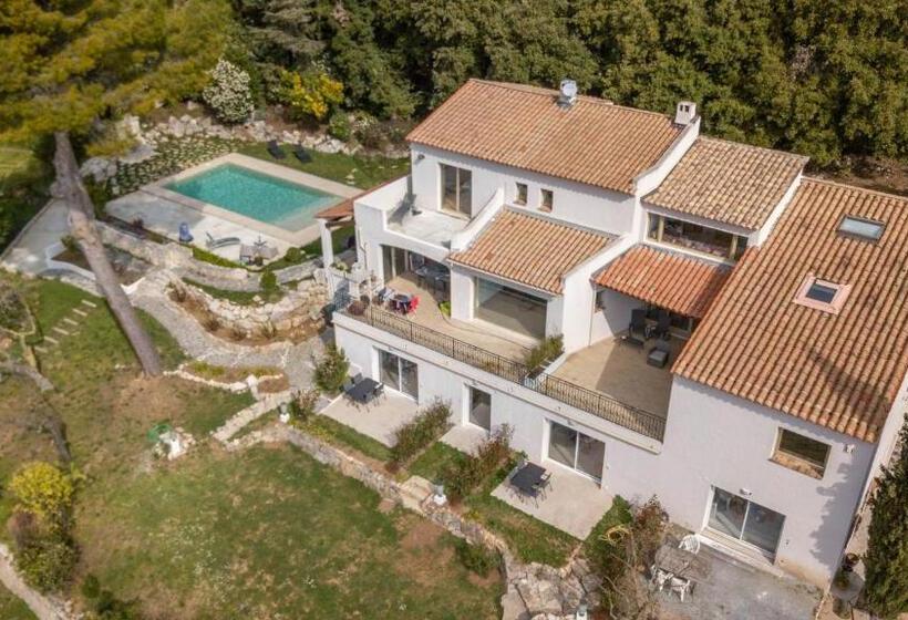 مبيت وإفطار La Colombière