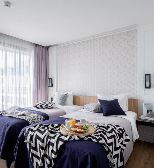 Chezzotel Pattaya  & Residence