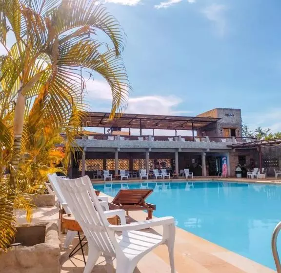 Hotelli La Rosa Náutica Club