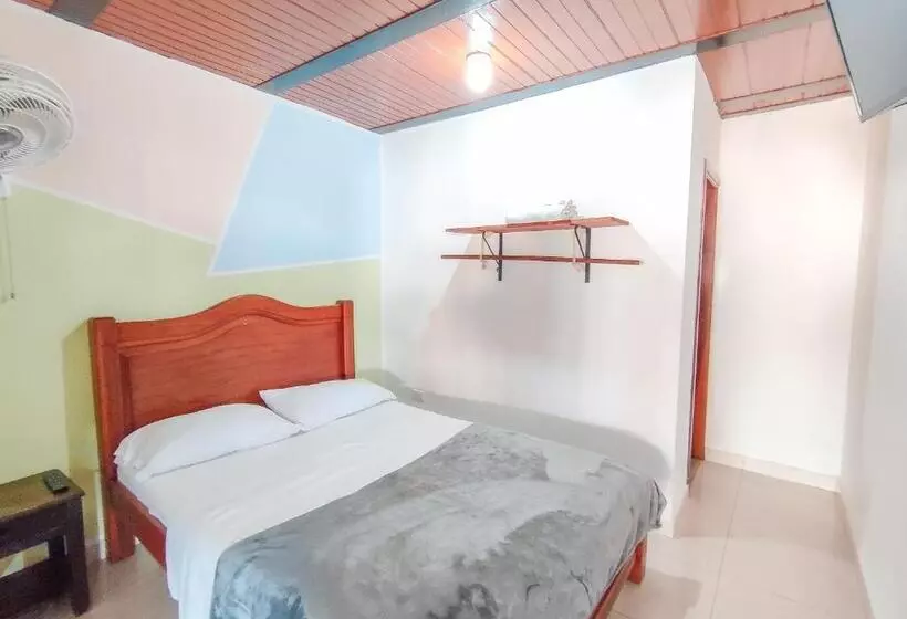 Hotelli La Rosa Náutica Club