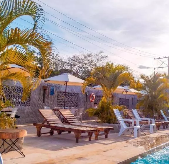 Hotelli La Rosa Náutica Club