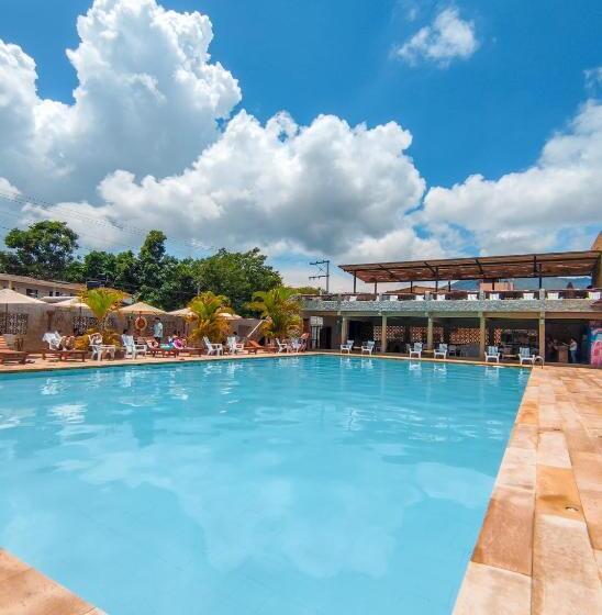 Otel La Rosa Náutica Club