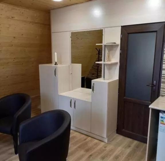 هتل Woodland Cottages