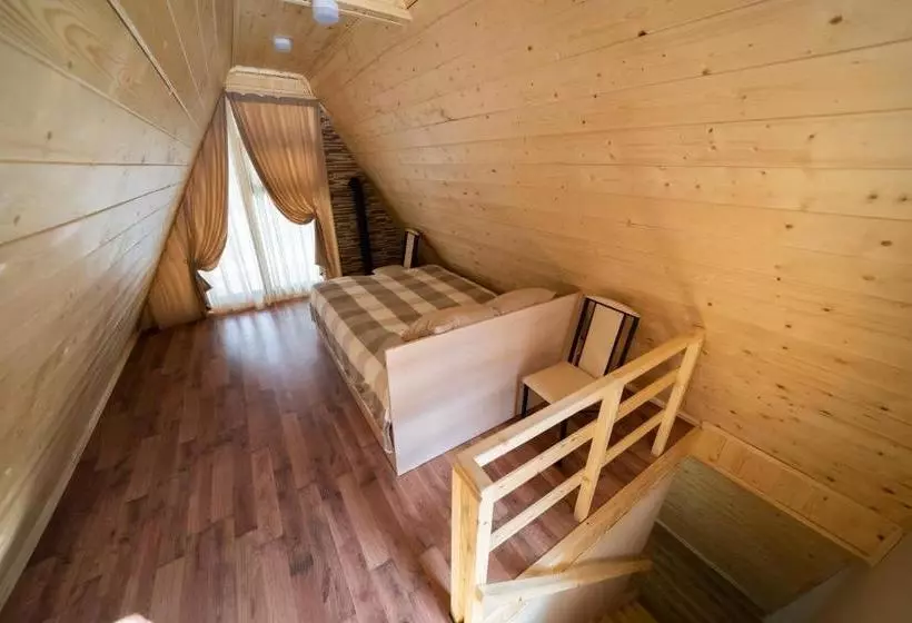 هتل Woodland Cottages