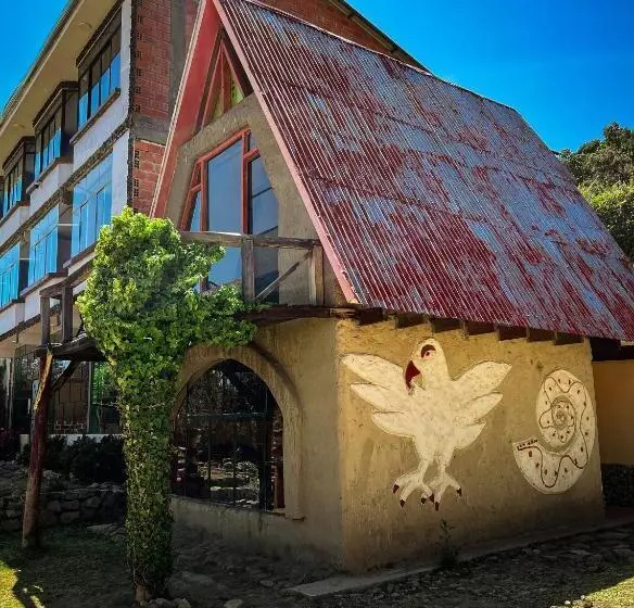 پانسیون Hostal Sol Y Lago