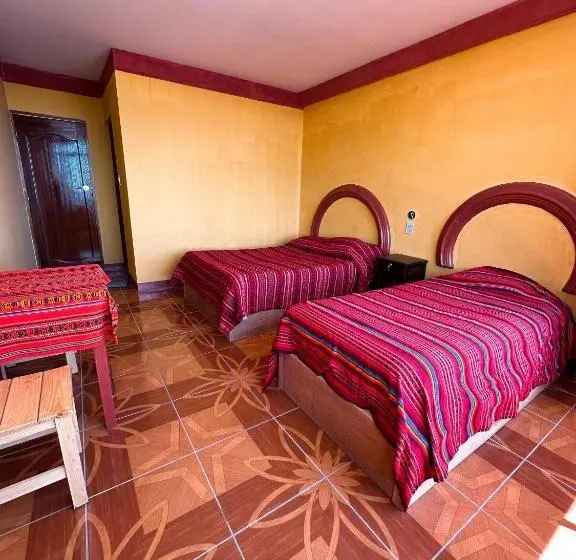 پانسیون Hostal Sol Y Lago