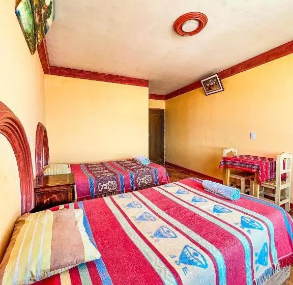 پانسیون Hostal Sol Y Lago