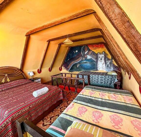 پانسیون Hostal Sol Y Lago