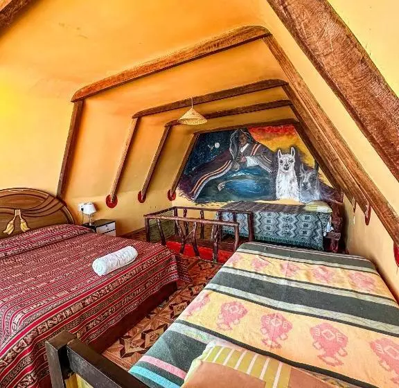 پانسیون Hostal Sol Y Lago