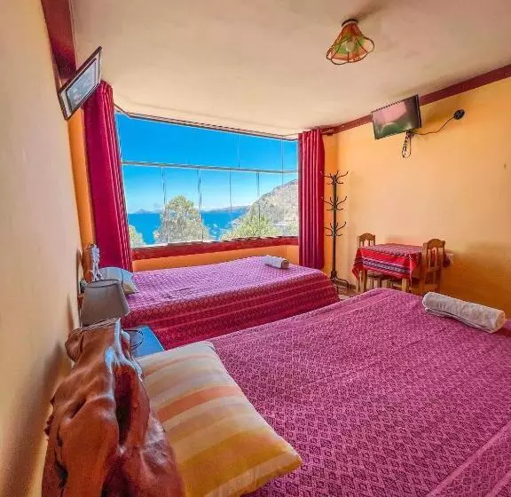 پانسیون Hostal Sol Y Lago