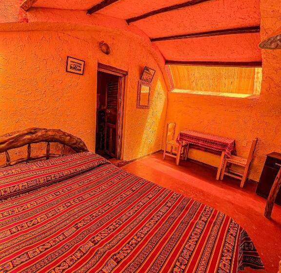 پانسیون Hostal Sol Y Lago