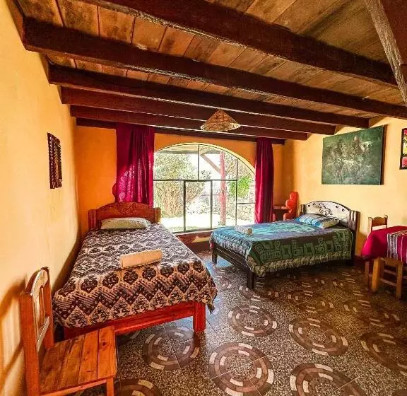 پانسیون Hostal Sol Y Lago