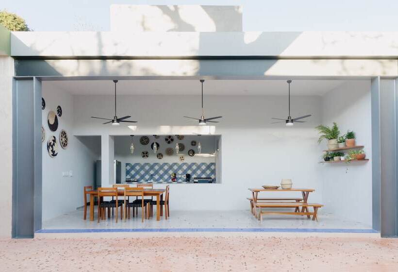 פנסיון Hostik Hostal