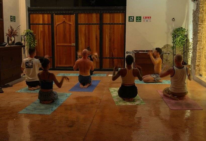 פנסיון Hostik Hostal