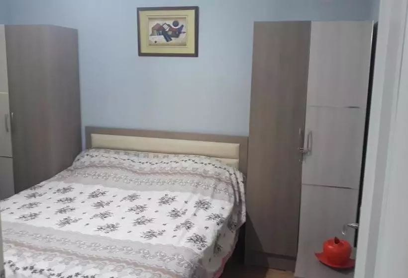 پانسیون Odisea S Apartment