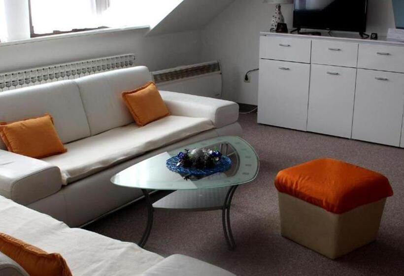 هاستل Holiday In Bihać