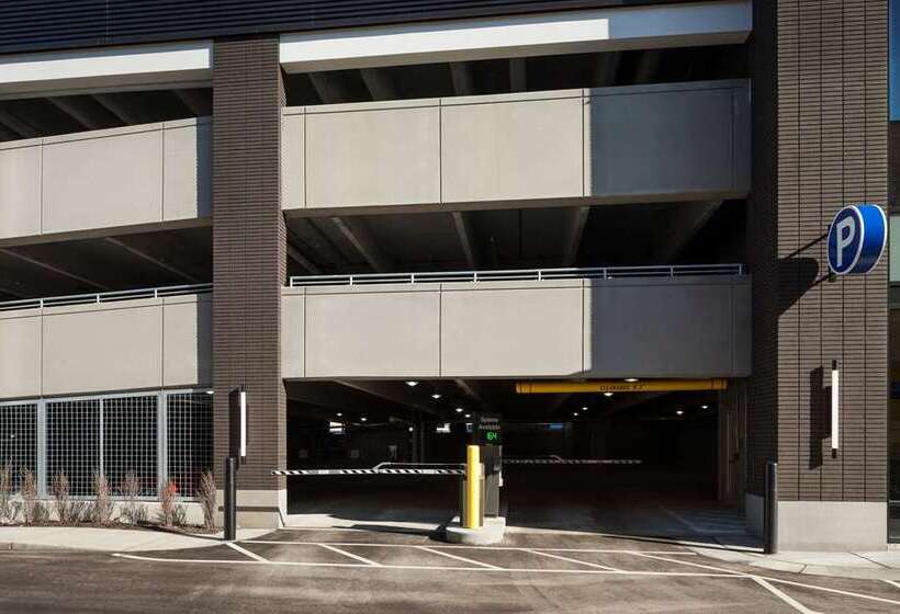 فندق Hilton Garden Inn Madison Downtown