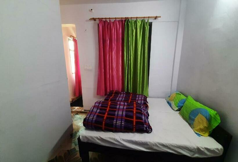 בית מלון כפרי Himalayan Dews Ukhimath