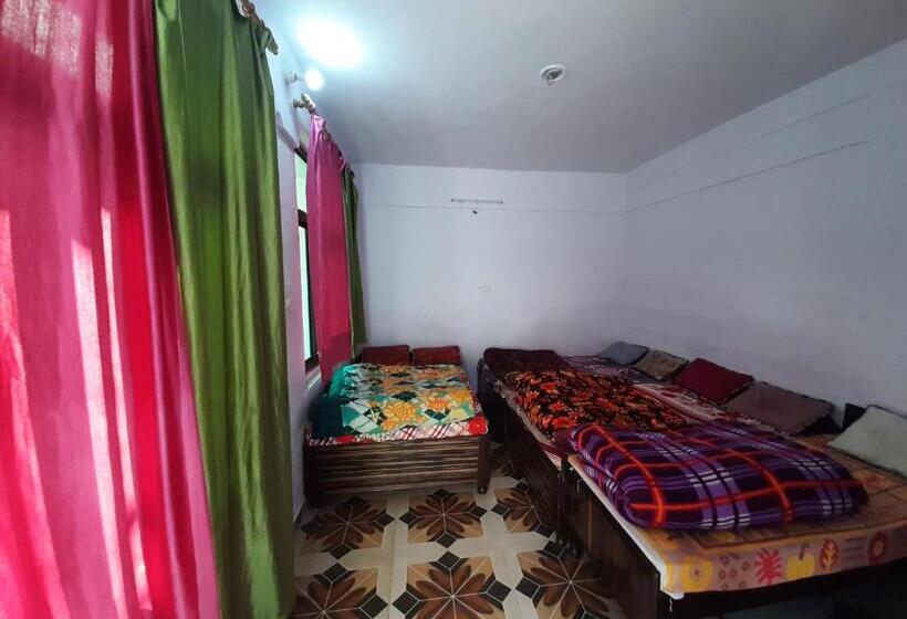 בית מלון כפרי Himalayan Dews Ukhimath