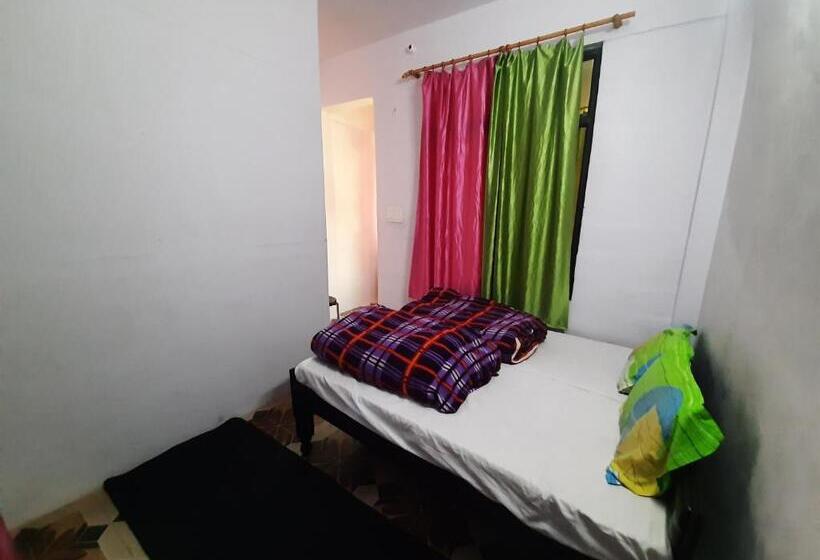 בית מלון כפרי Himalayan Dews Ukhimath