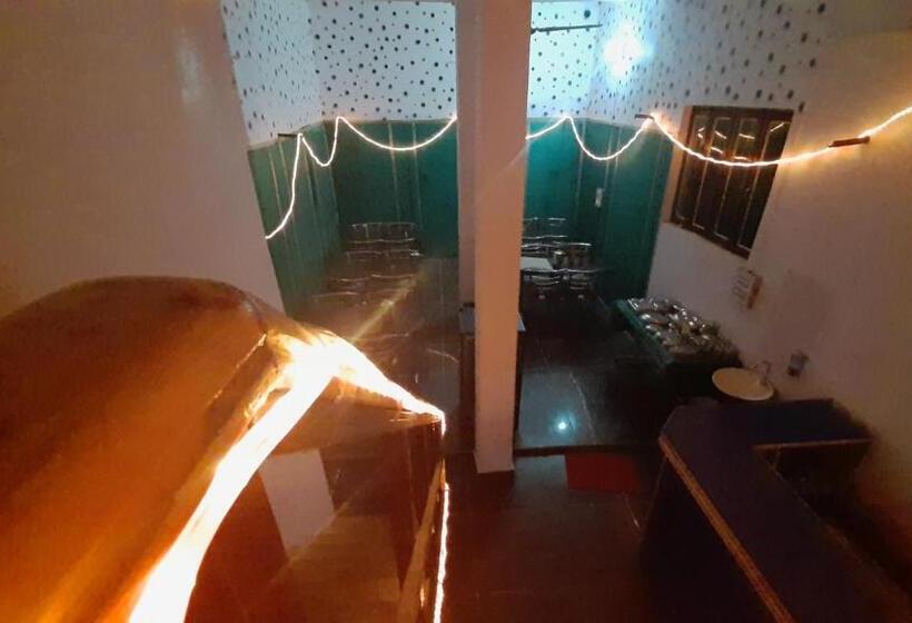 בית מלון כפרי Himalayan Dews Ukhimath