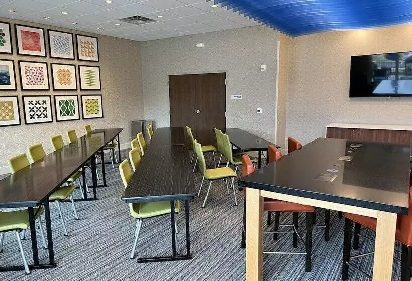 Hotelli Holiday Inn Express & Suites Tuscaloosa East, An Ihg